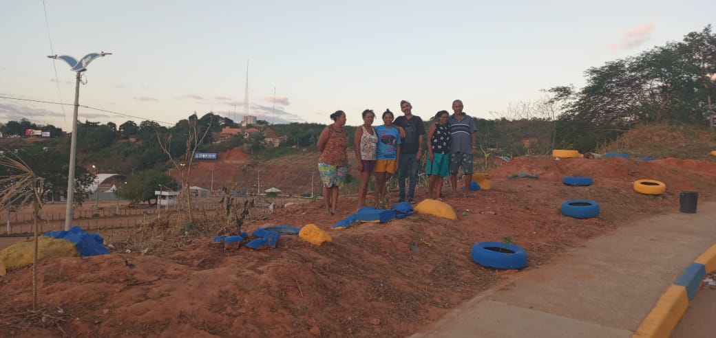 Organizações e pontos de cultura que atuam na comunidade do Mutirão realizam limpeza no bairro