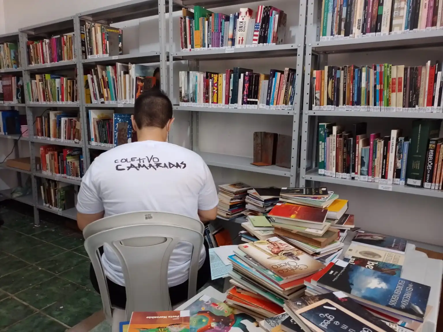 Biblioteca Comunitária do Coletivo Camaradas abre cadastro online