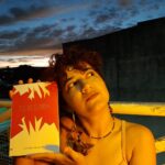Borboleticia publica “Fogueirinhas” seu primeiro livro de poesia