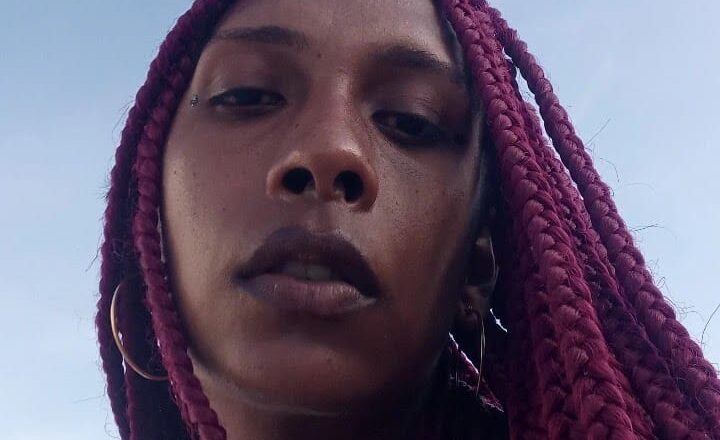 Coletivo Camaradas promove Roda de Poesia no Gesso com a artista Cayle Angeline