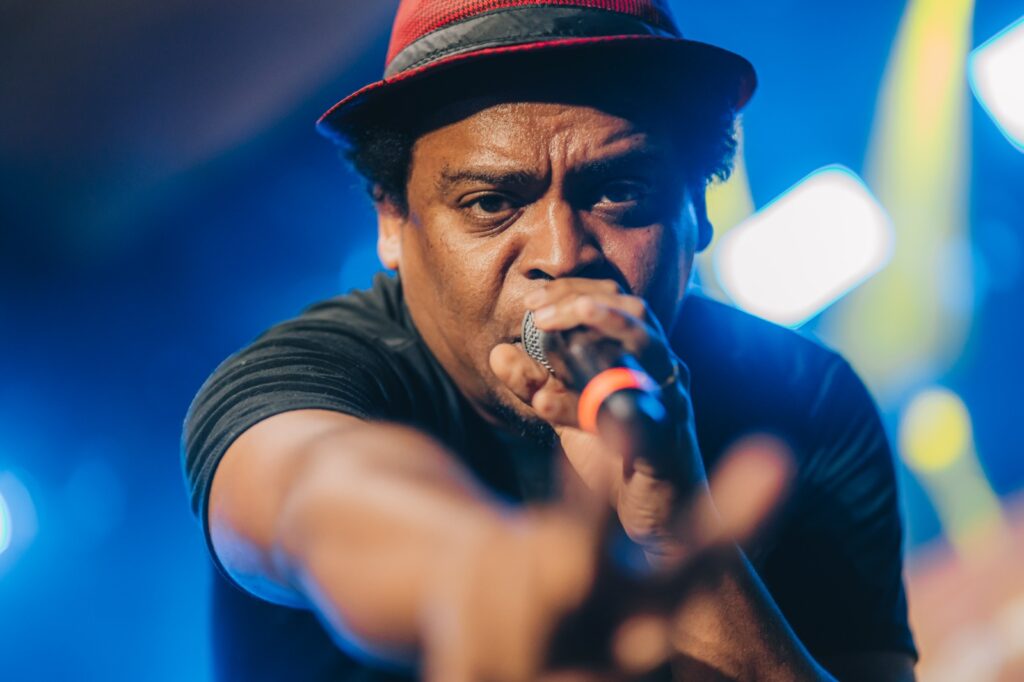 Baile do Dextape reúne rede de coletivos e artistas do Cariri na comunidade do Gesso